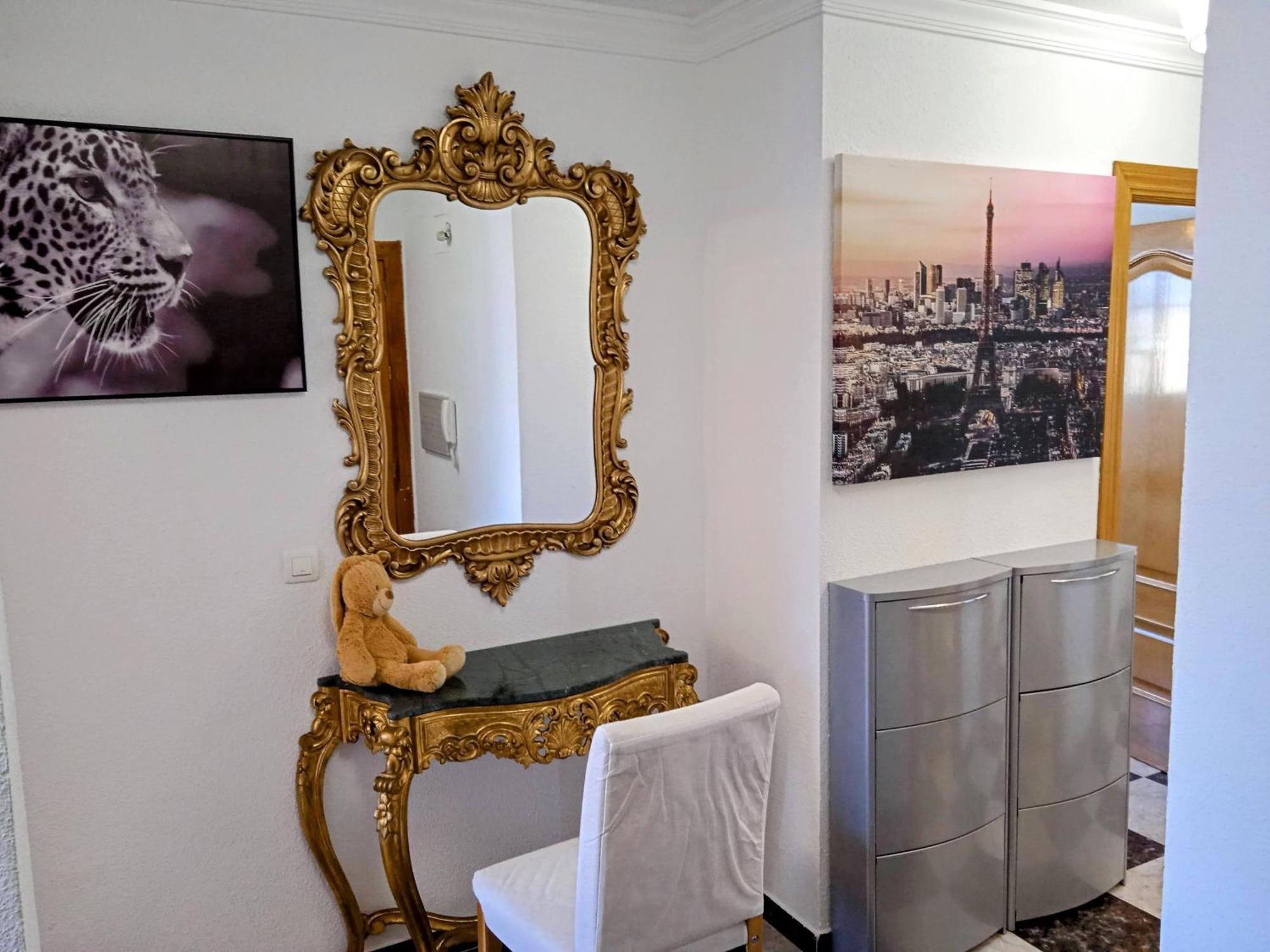 Iberos Royal Apartment La Zubia  Luaran gambar