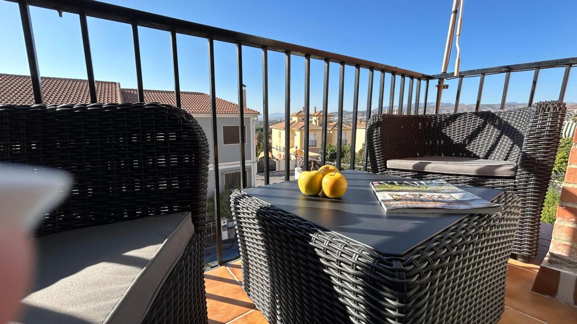 Iberos Royal Apartment La Zubia  Luaran gambar