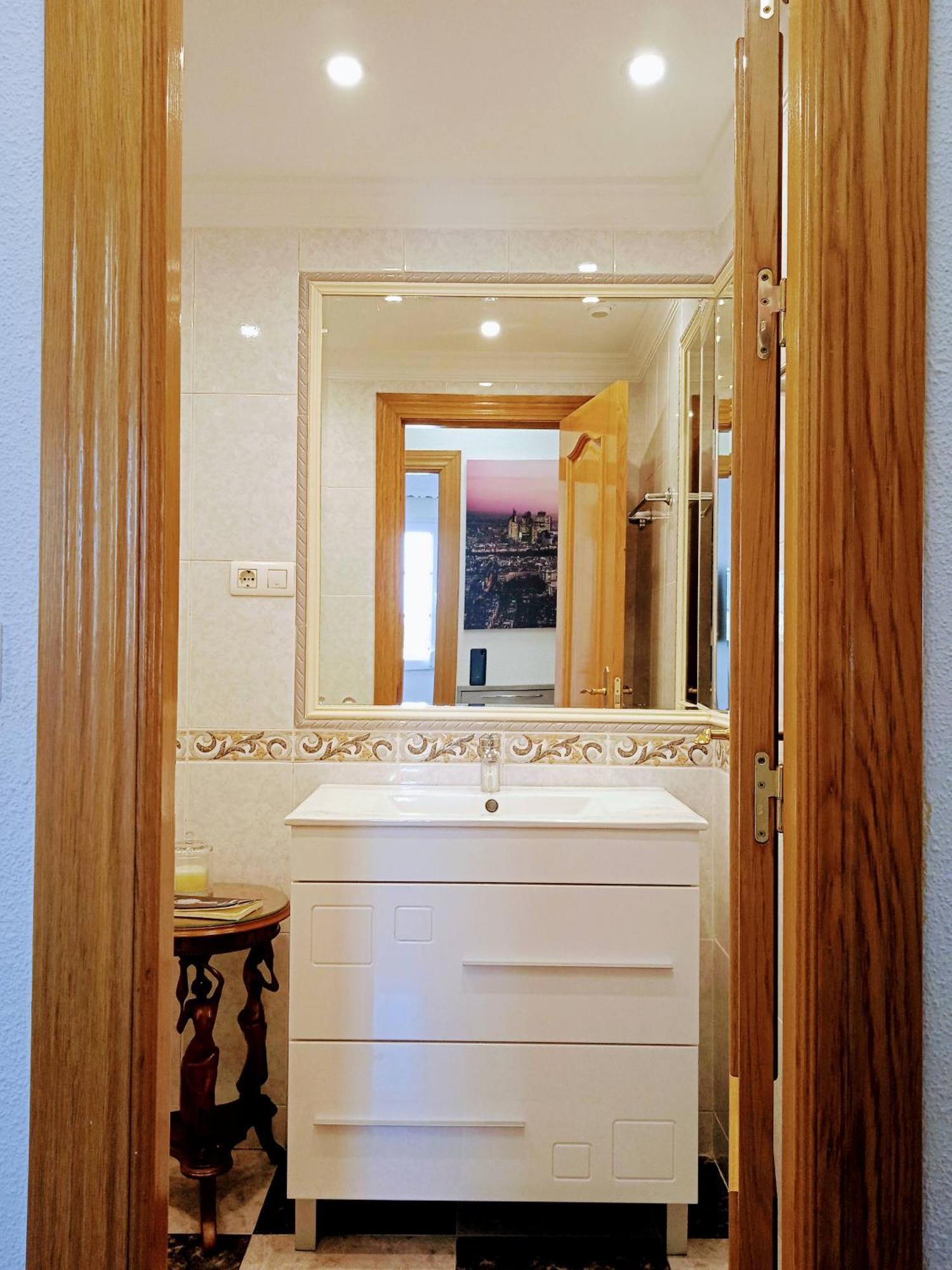 Iberos Royal Apartment La Zubia  Luaran gambar