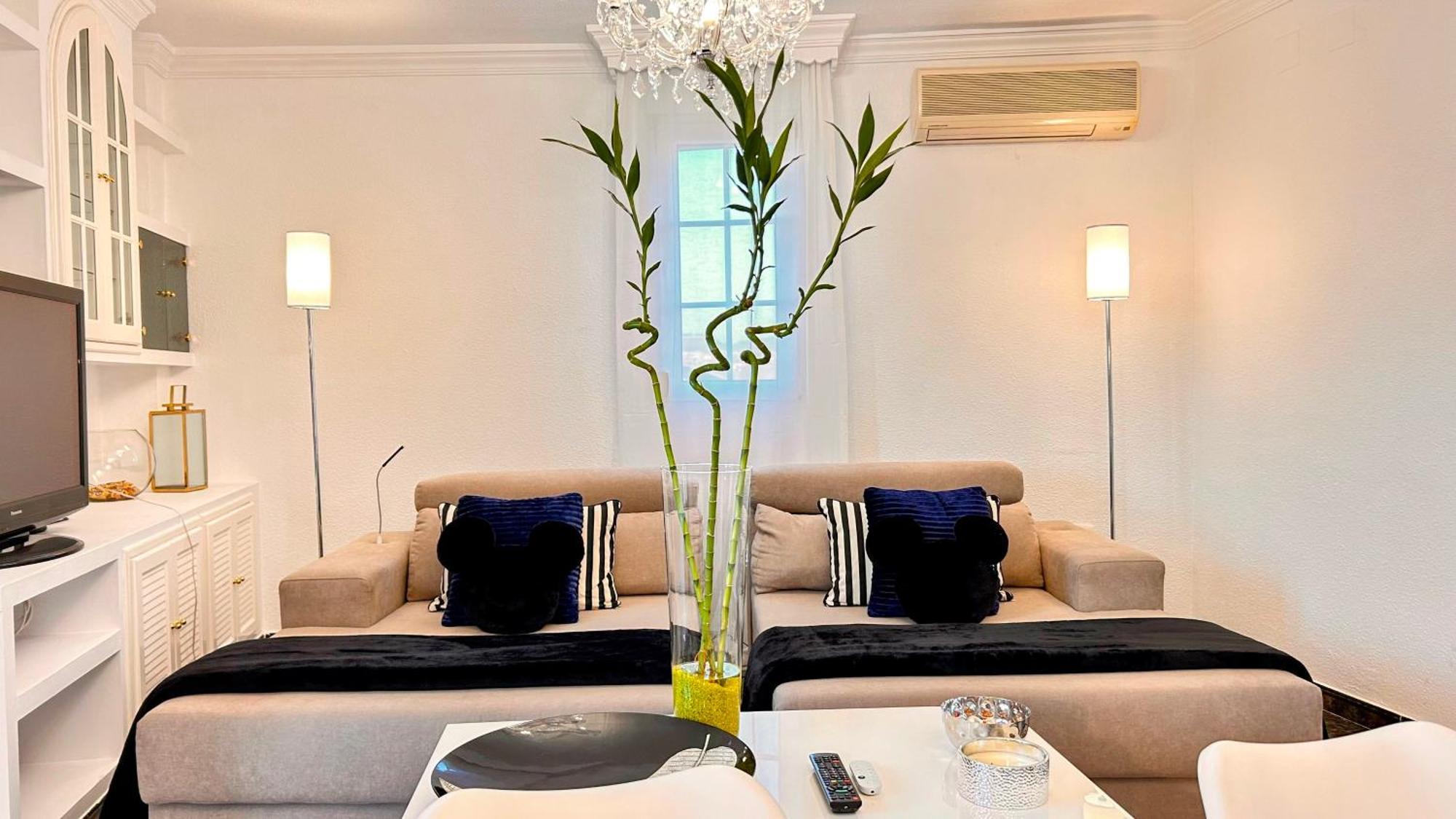 Iberos Royal Apartment La Zubia  Luaran gambar
