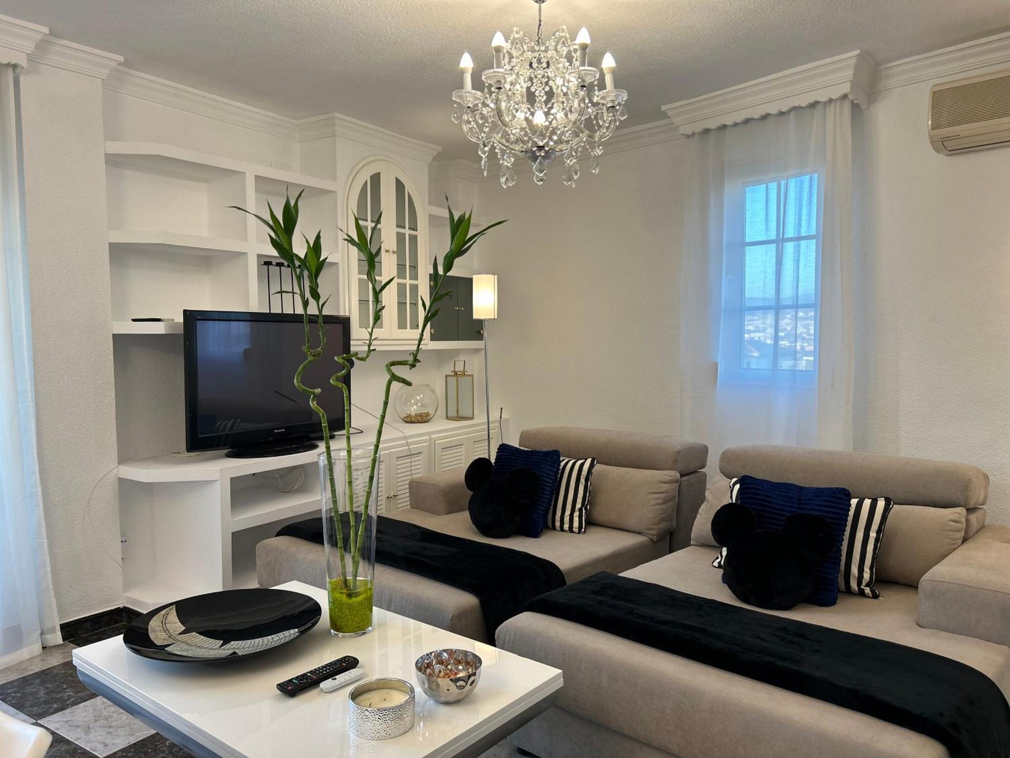 Iberos Royal Apartment La Zubia  Luaran gambar