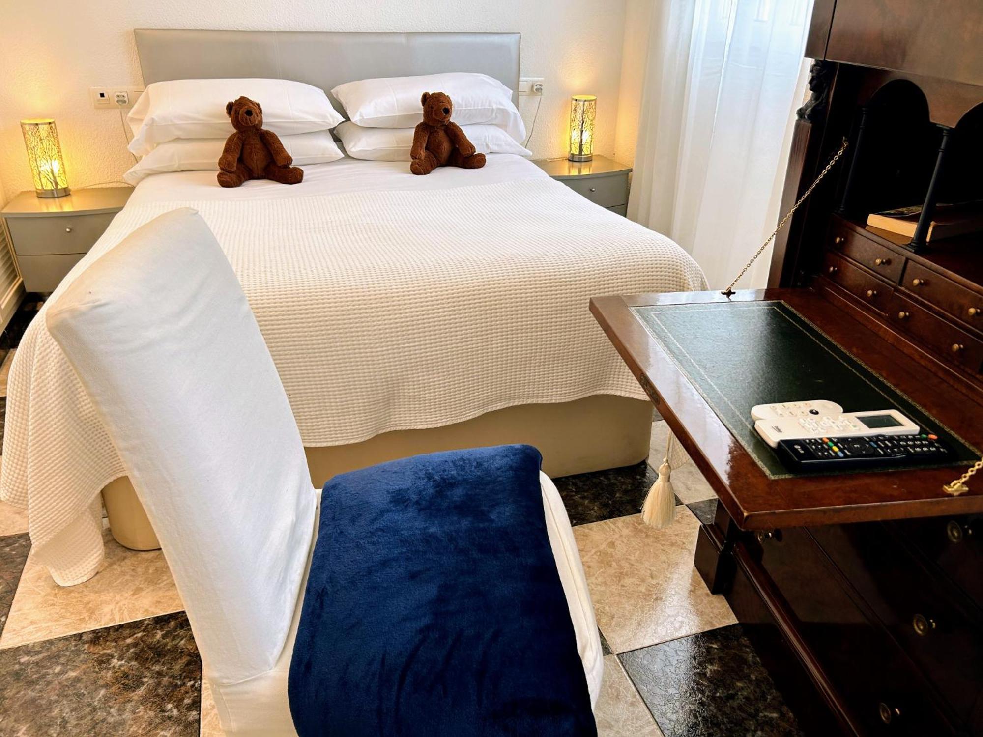 Iberos Royal Apartment La Zubia  Luaran gambar